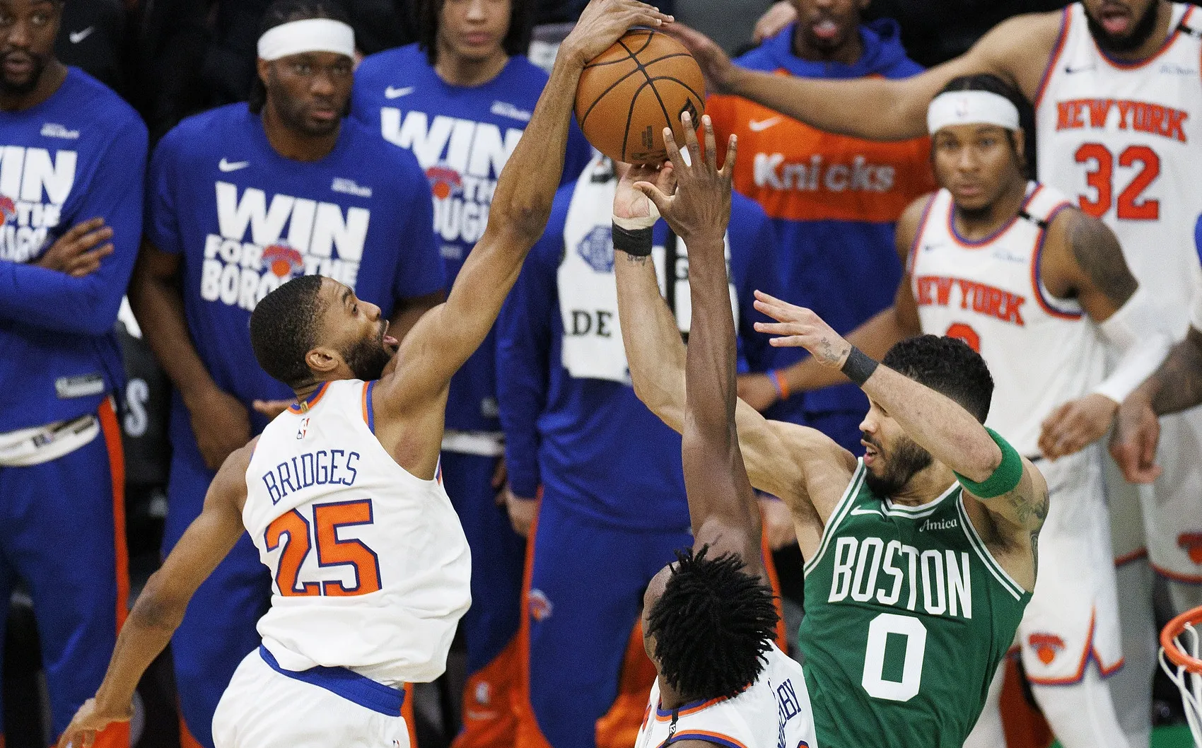 爱游戏官网包含C9不断突破！，塔图姆连续五场比赛得分超过最后时刻胜出引发球迷热议的词条