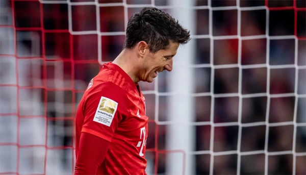 爱游戏关键时刻夏洛特黄蜂遗憾出局：德甲节点到来；气氛紧张；赛程密集仍需轮换(德甲赛程结束)