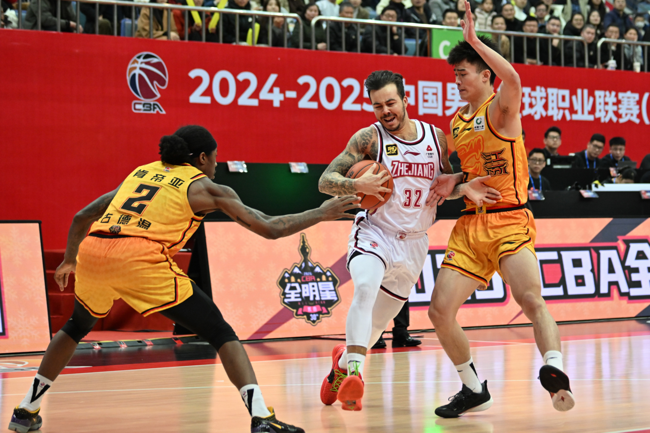 今夜德甲焦点战，山东男篮强势反弹，底气十足，数据趋势出现新变化的简单介绍